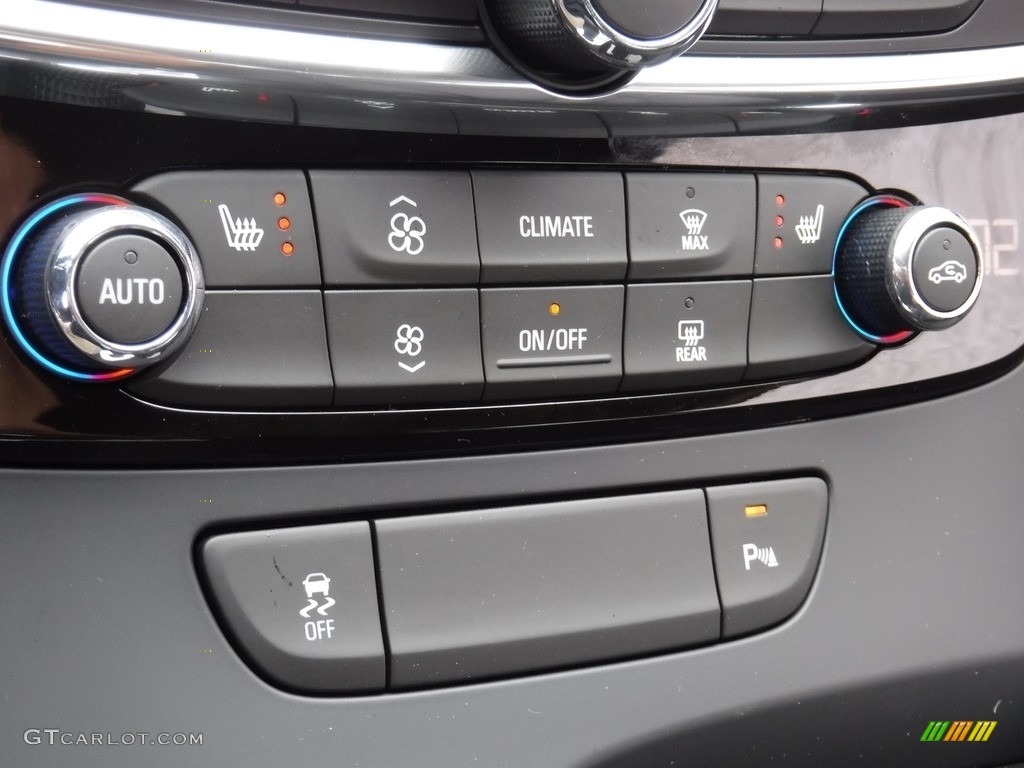 2017 Buick LaCrosse Essence Controls Photo #115741654