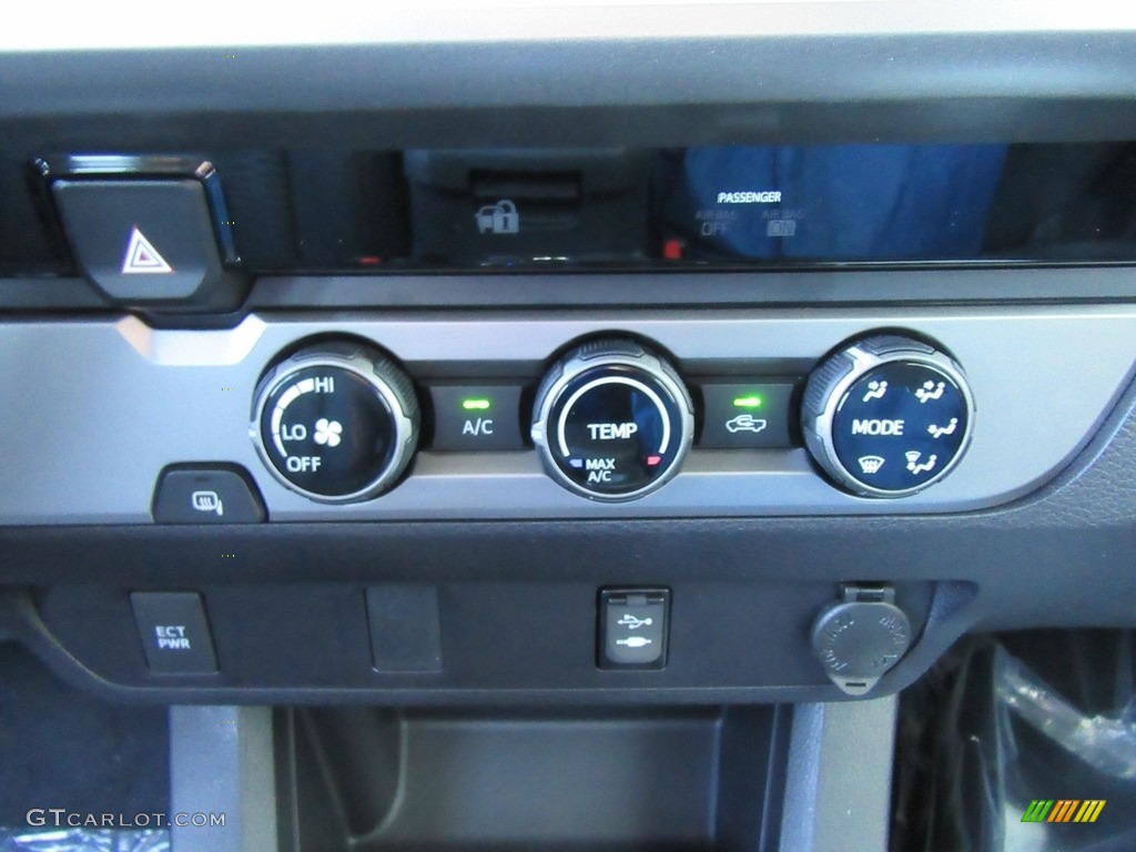 2017 Toyota Tacoma SR5 Double Cab Controls Photo #115743228