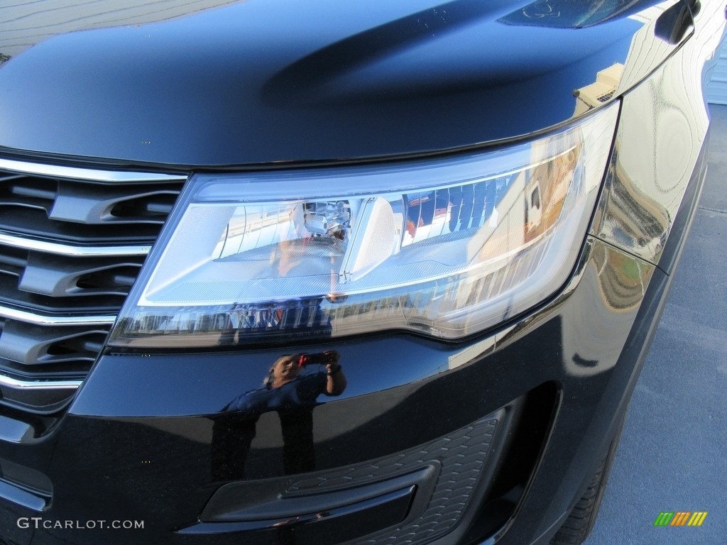 2017 Explorer FWD - Shadow Black / Medium Light Camel photo #9