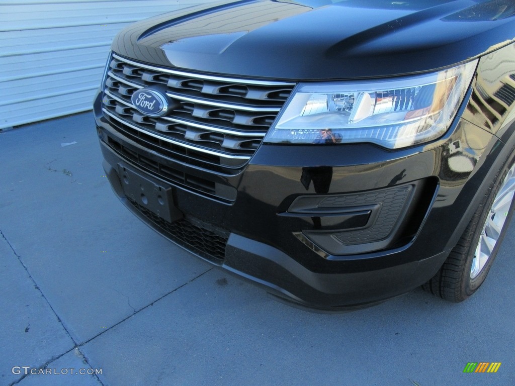 2017 Explorer FWD - Shadow Black / Medium Light Camel photo #10