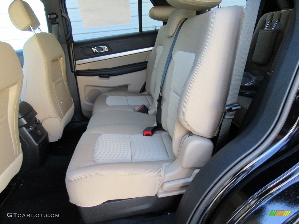 2017 Explorer FWD - Shadow Black / Medium Light Camel photo #17