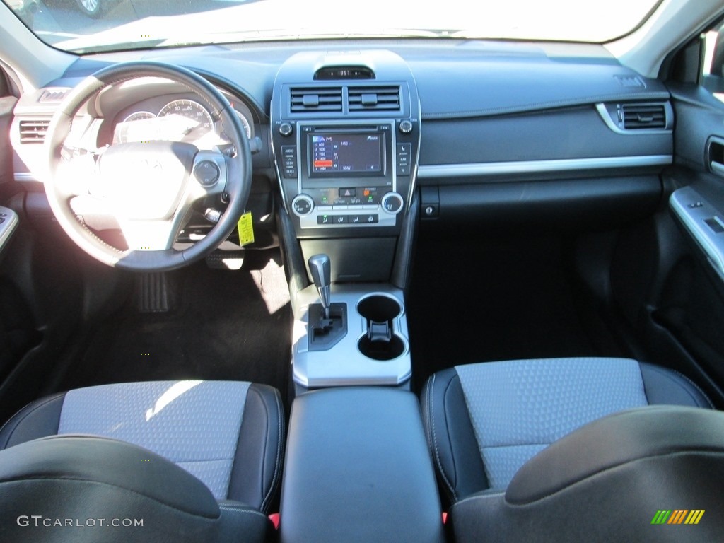 2013 Camry SE - Cosmic Gray Metallic / Black/Ash photo #23