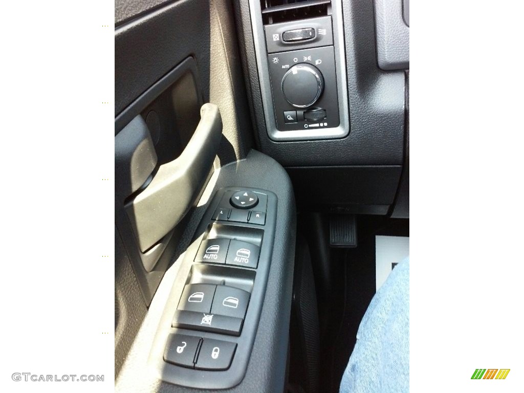 2017 Ram 2500 Tradesman Crew Cab 4x4 Controls Photo #115752262