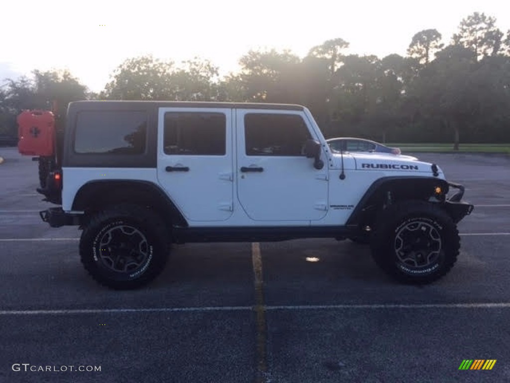 2016 Wrangler Unlimited Rubicon 4x4 - Bright White / Black photo #4