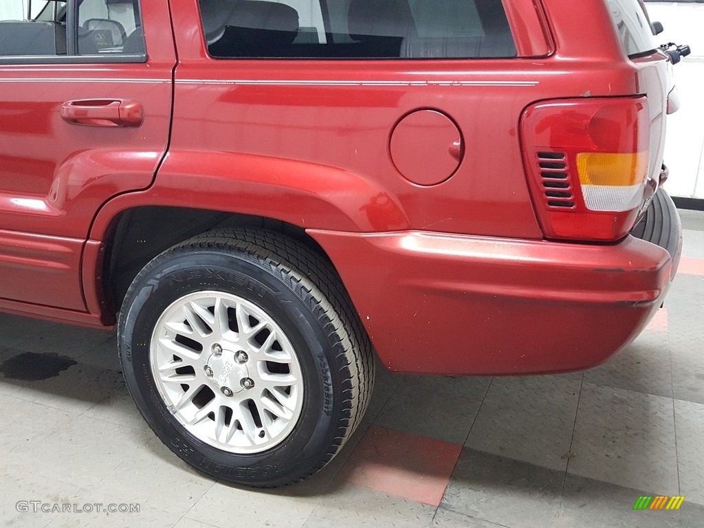 2002 Grand Cherokee Limited 4x4 - Dark Garnet Red Pearlcoat / Taupe photo #51
