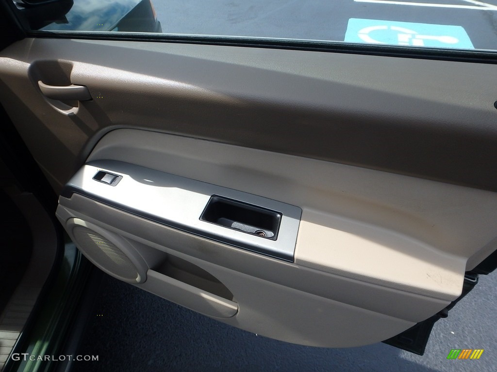 2007 Compass Limited - Jeep Green Metallic / Pastel Pebble Beige photo #17