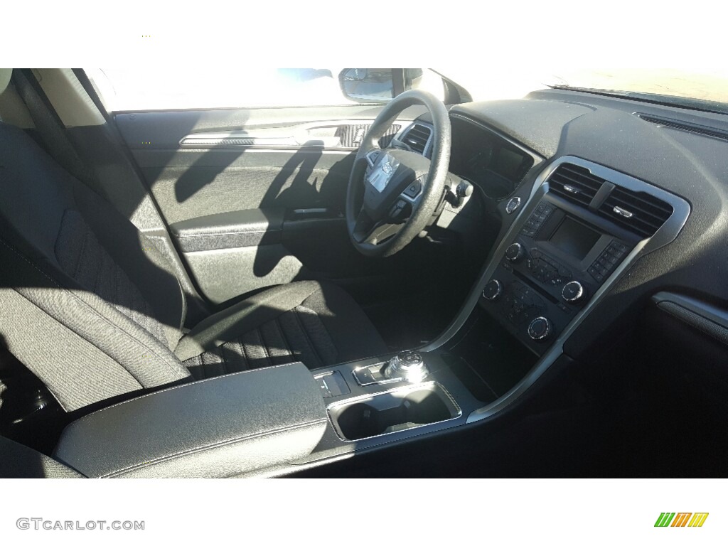 2017 Fusion SE - Burgundy Velvet / Ebony photo #3