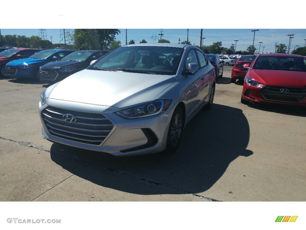 2017 Elantra SE - Silver / Gray photo #1