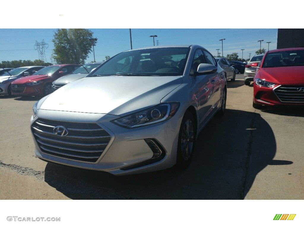 2017 Elantra SE - Silver / Gray photo #1