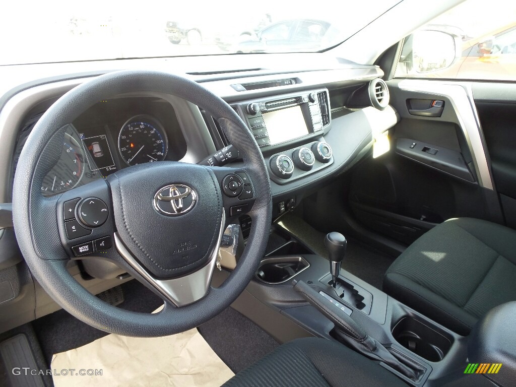 Black Interior 2017 Toyota RAV4 LE AWD Photo #115767740