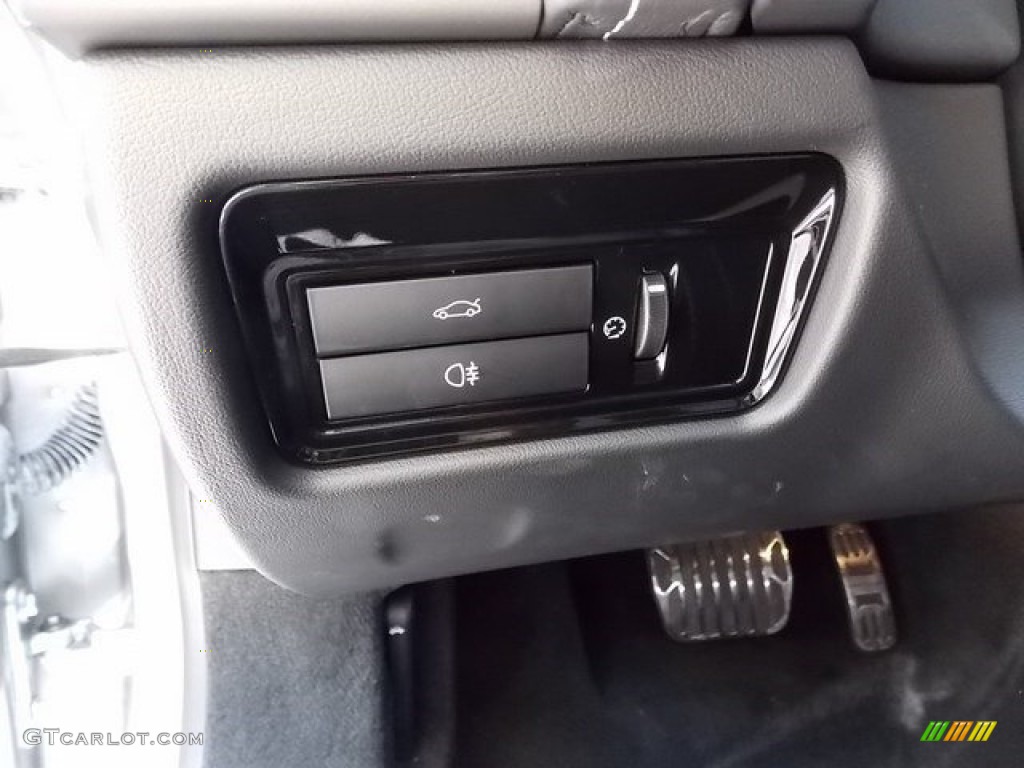 2015 Jaguar F-TYPE R Coupe Controls Photo #115775948