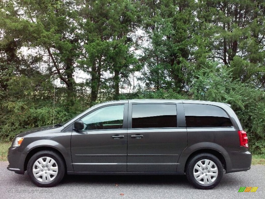 2016 Grand Caravan SE - Granite Crystal Metallic / Black/Light Graystone photo #1