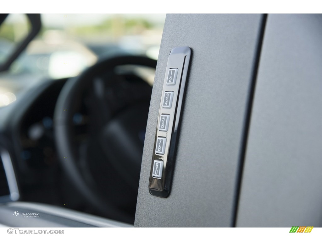 2016 F150 XL Regular Cab 4x4 - Oxford White / Medium Earth Gray photo #6