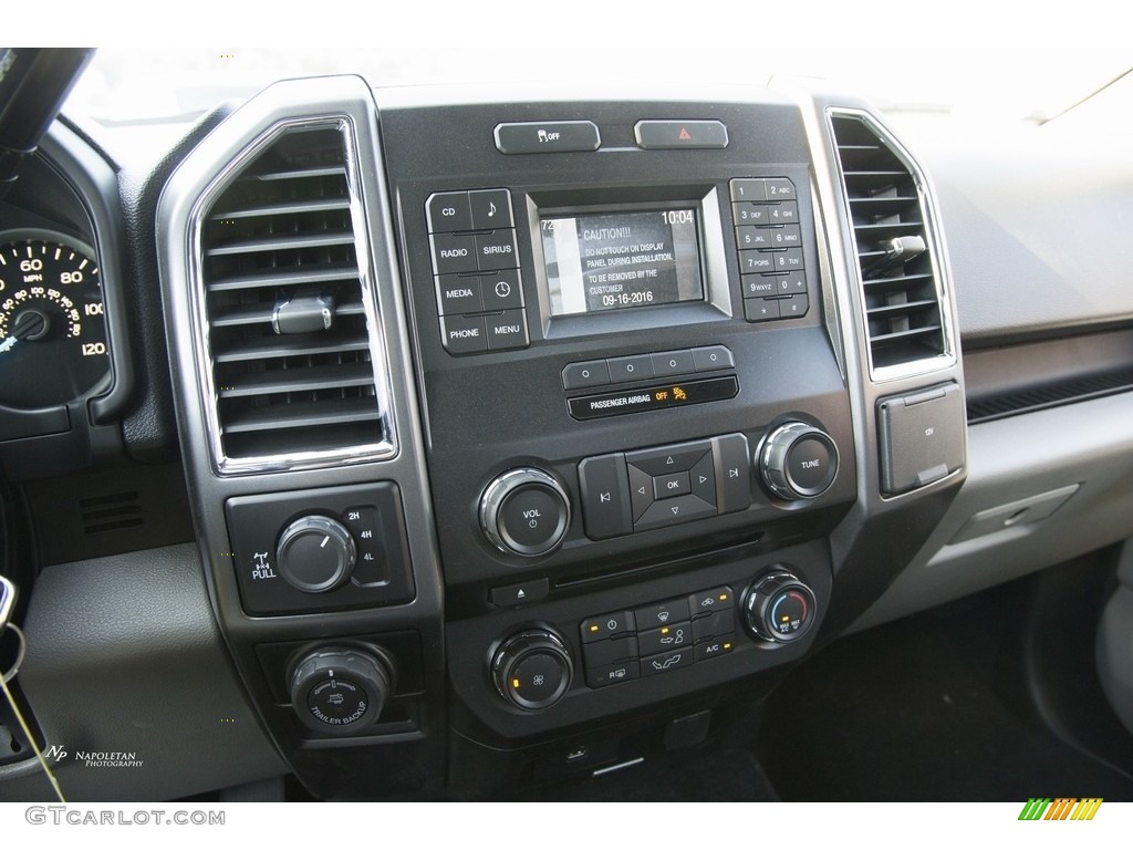 2016 F150 XL Regular Cab 4x4 - Oxford White / Medium Earth Gray photo #10