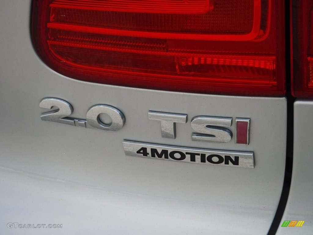 2013 Volkswagen Tiguan SE 4Motion Marks and Logos Photos