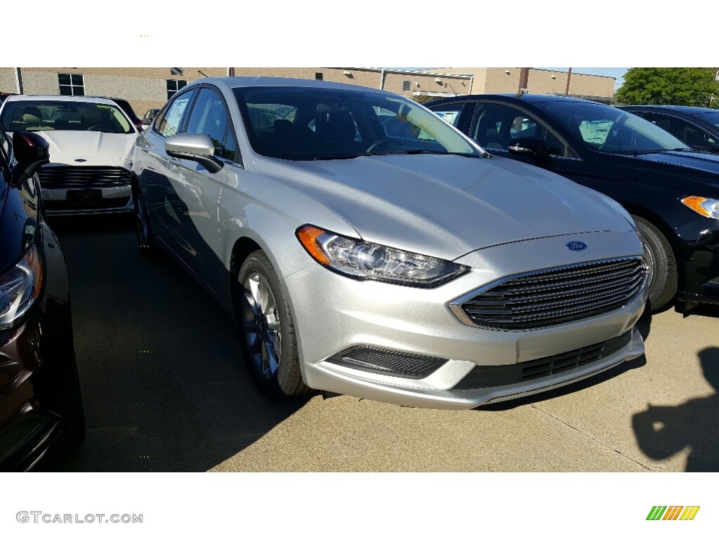 Ingot Silver 2017 Ford Fusion SE Exterior Photo #115783163