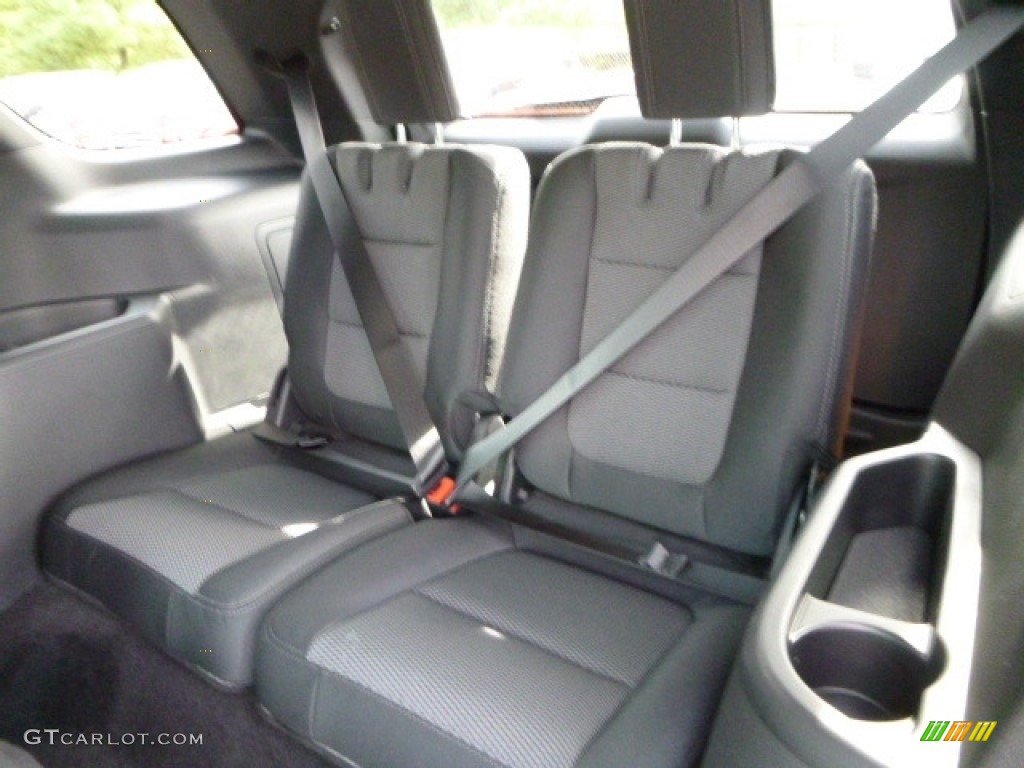 2017 Explorer XLT 4WD - Ingot Silver / Ebony Black photo #8