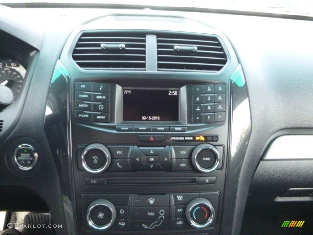 2017 Explorer XLT 4WD - Ingot Silver / Ebony Black photo #13