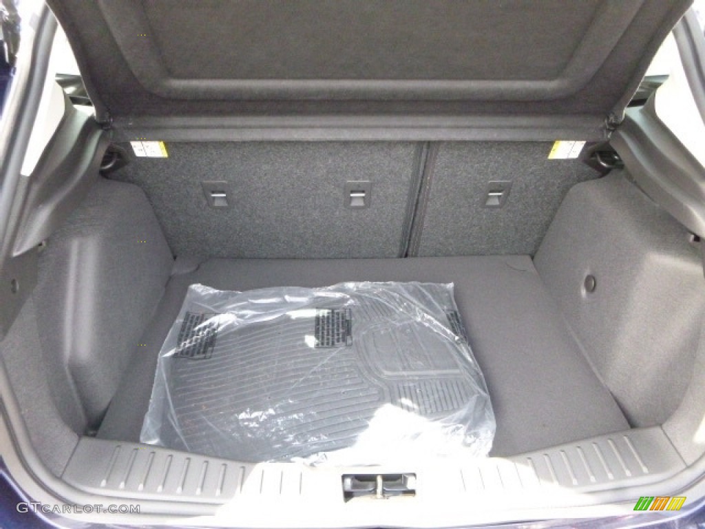 2016 Ford Focus SE Hatch Trunk Photo #115787411