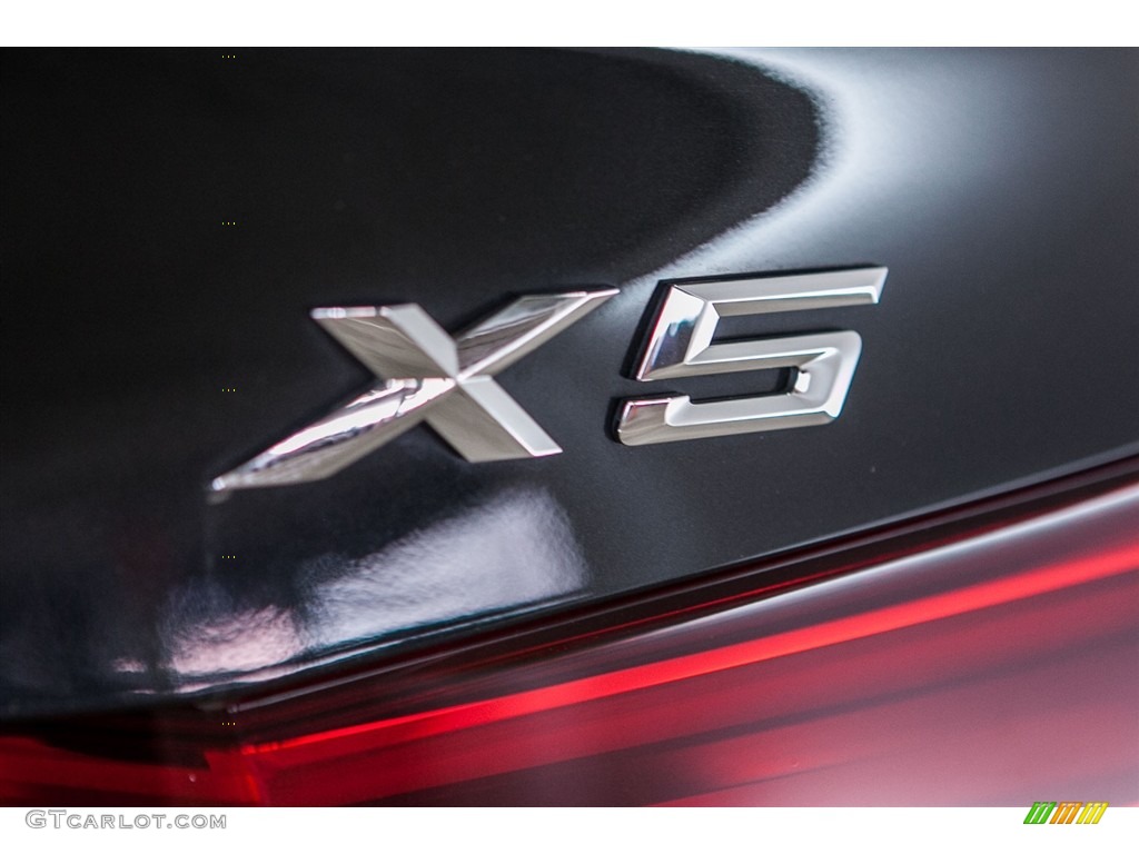 2014 BMW X5 sDrive35i Marks and Logos Photos