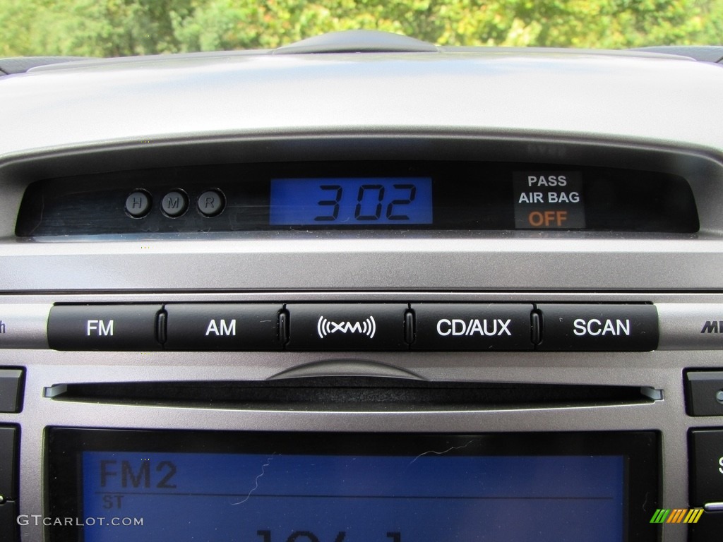 2010 Hyundai Santa Fe GLS 4WD Controls Photo #115802442