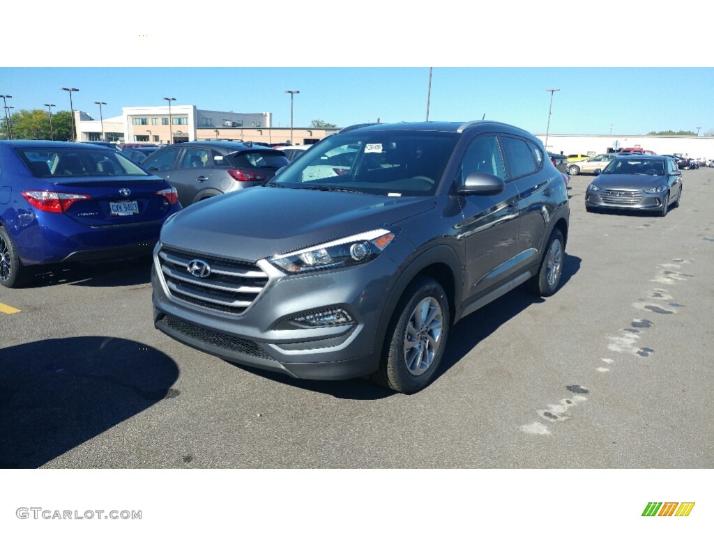 Coliseum Gray 2017 Hyundai Tucson SE Exterior Photo #115813351