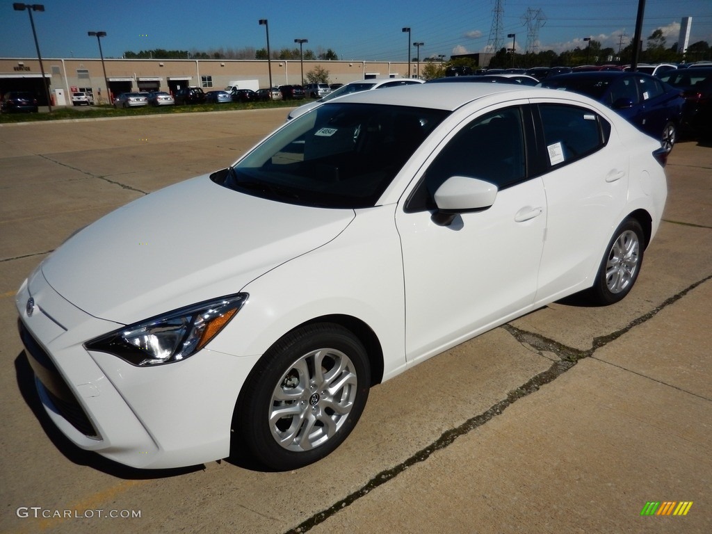 Frost 2017 Toyota Yaris iA Standard Yaris iA Model Exterior Photo #115815426