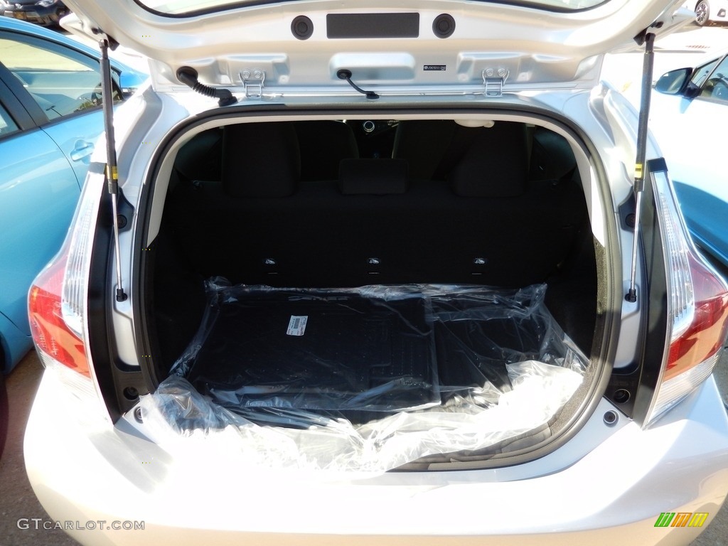 2016 Prius c One - Classic Silver Metallic / Ash/Black photo #6