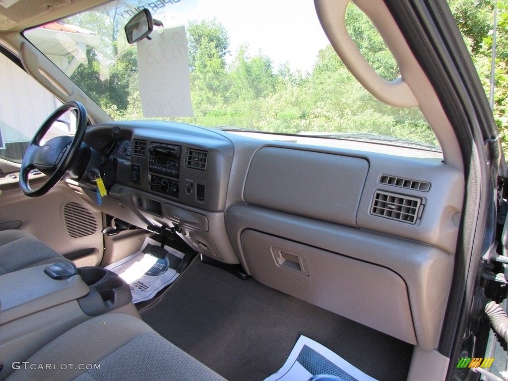 2003 F250 Super Duty XLT SuperCab 4x4 - Dark Highland Green Metallic / Medium Flint Grey photo #17