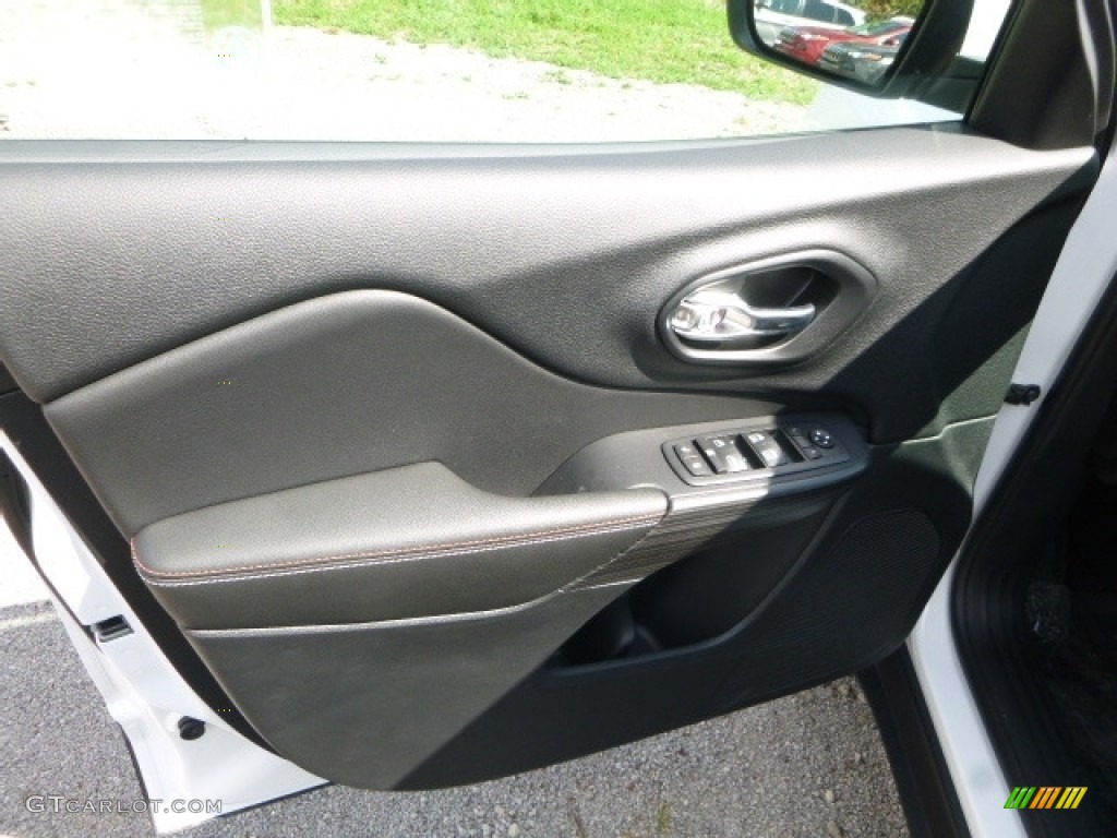 2017 Cherokee 75th Anniversary Edition 4x4 - Bright White / Black photo #15