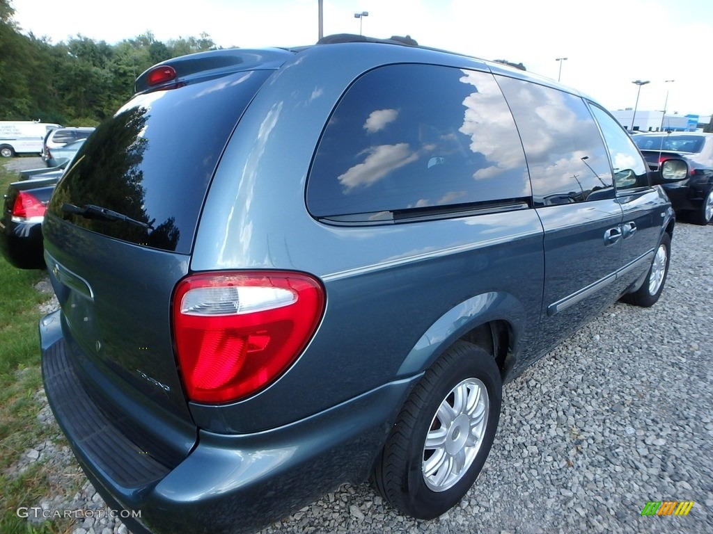 2007 Town & Country Touring - Marine Blue Pearl / Dark Khaki/Light Graystone photo #4
