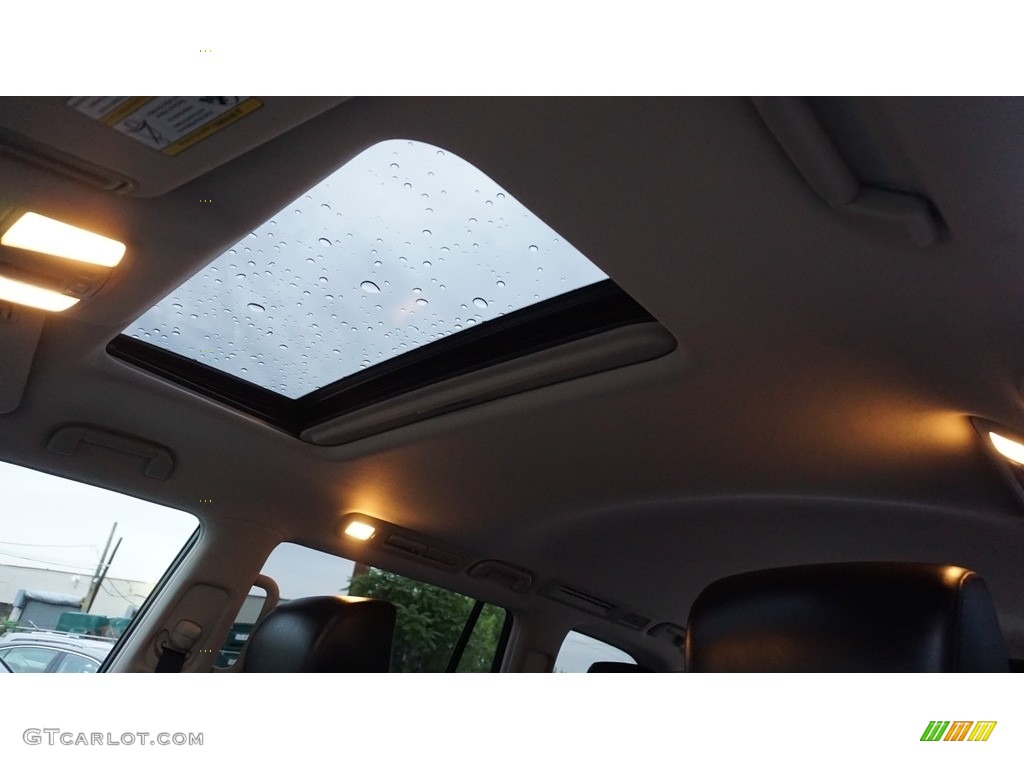 2012 QX 56 4WD - Liquid Platinum / Graphite photo #37