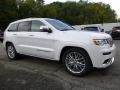 Front 3/4 View of 2017 Grand Cherokee Summit 4x4