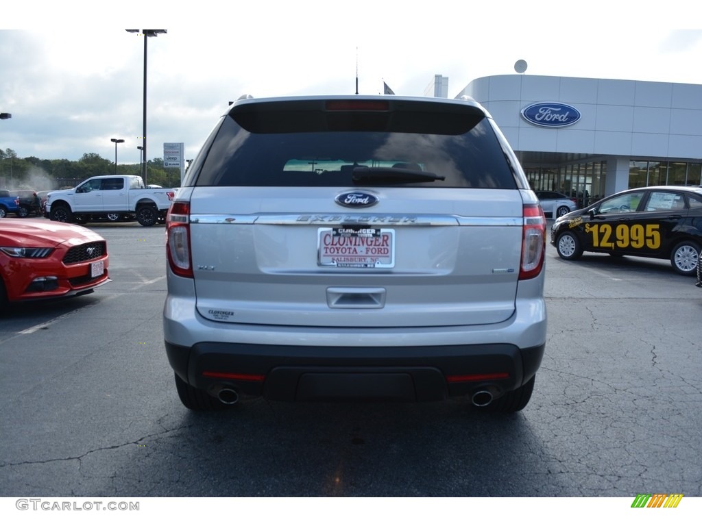 2013 Explorer XLT 4WD - Ingot Silver Metallic / Charcoal Black photo #4