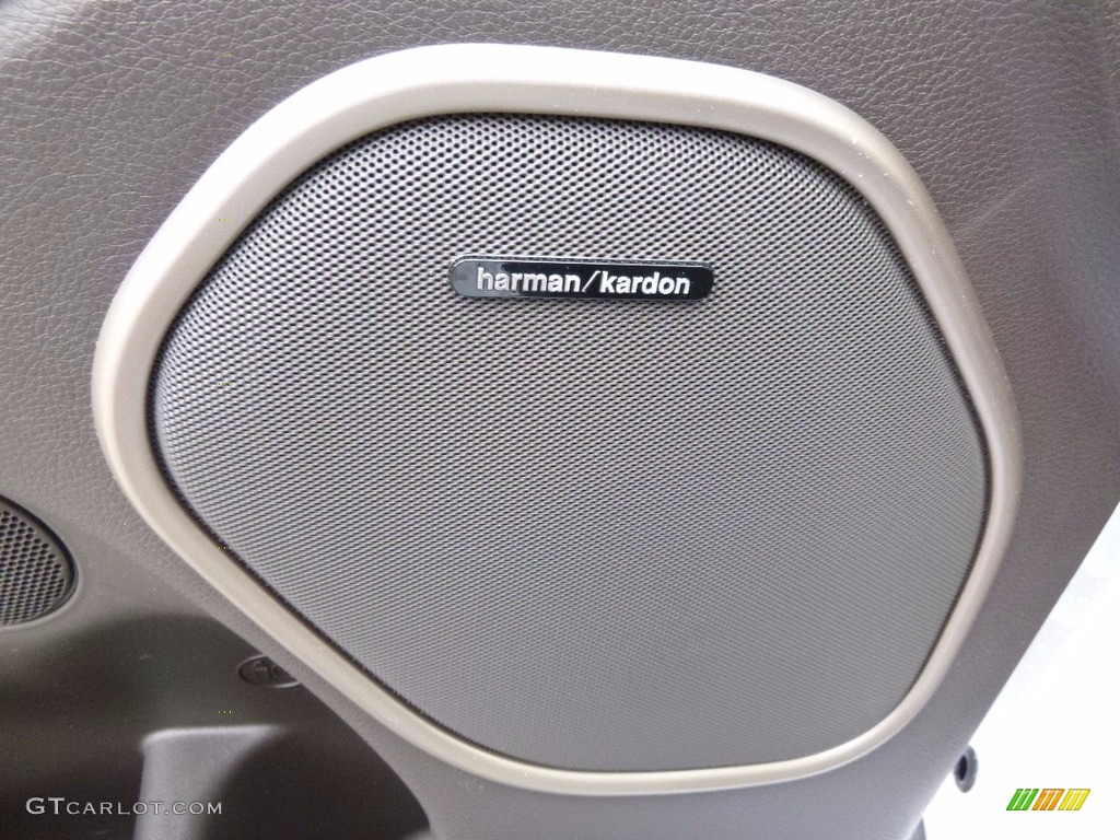 2017 Jeep Grand Cherokee Summit 4x4 Audio System Photos