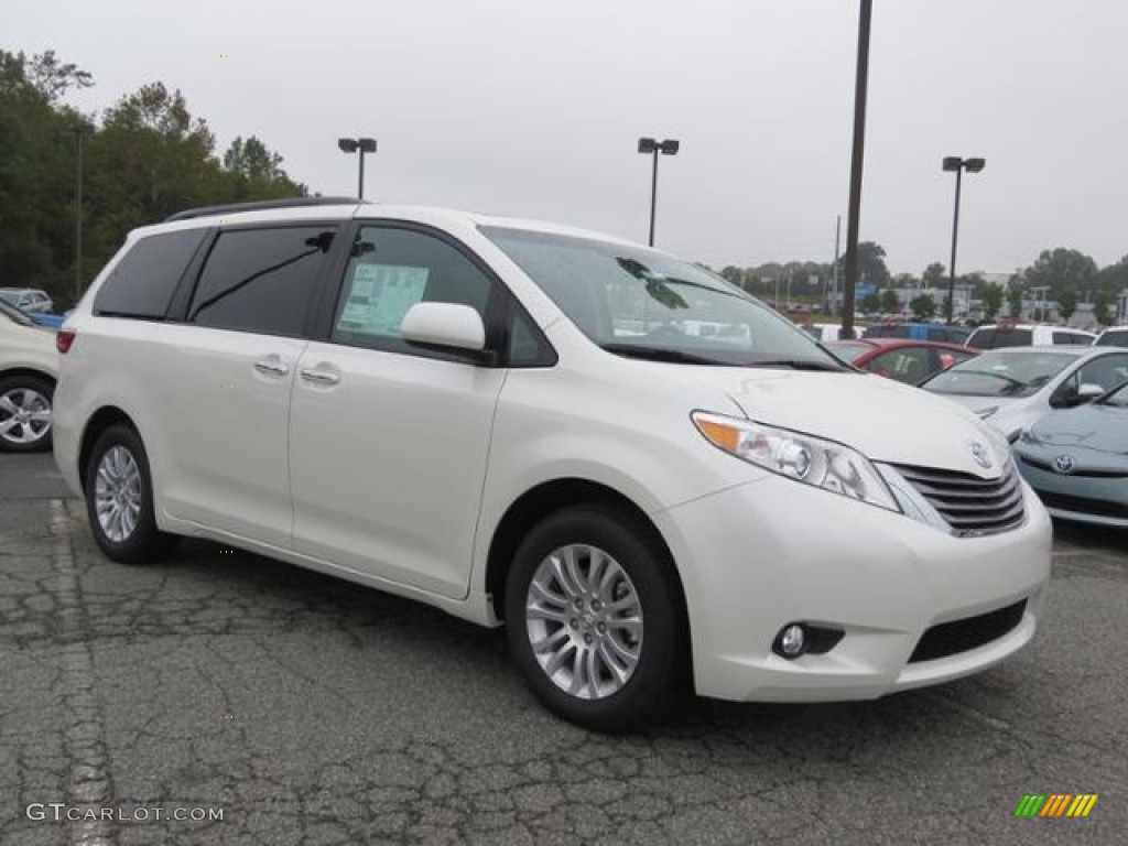 Blizzard White Pearl 2017 Toyota Sienna XLE Exterior Photo #115842499