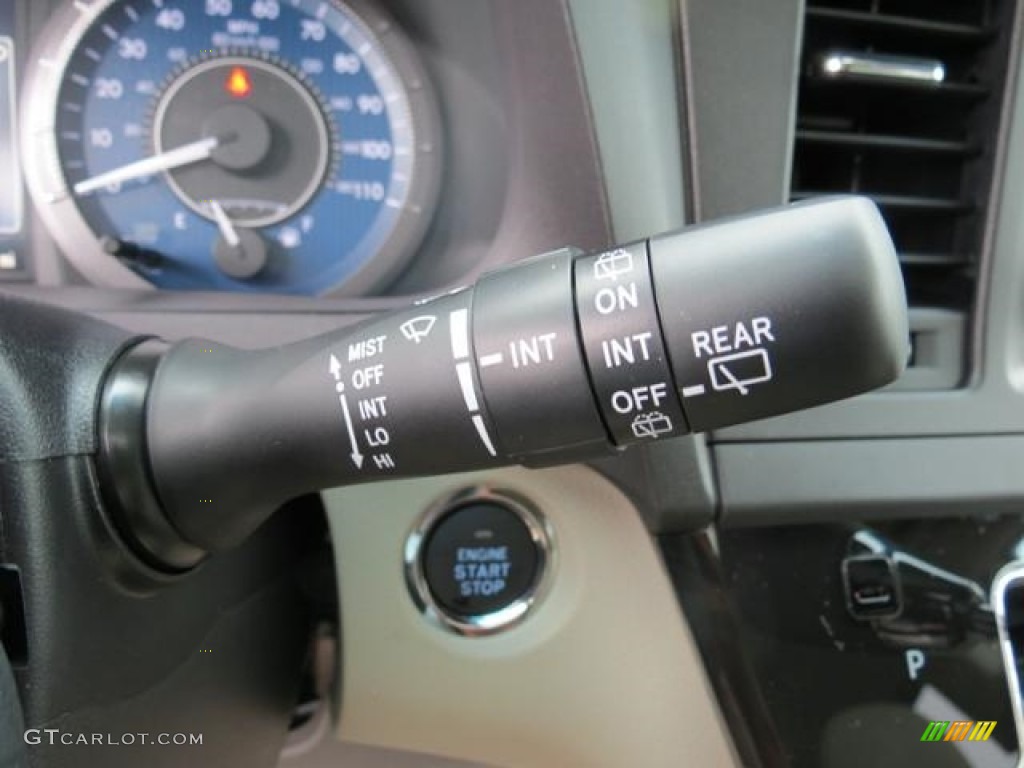 2017 Toyota Sienna XLE Controls Photo #115842805