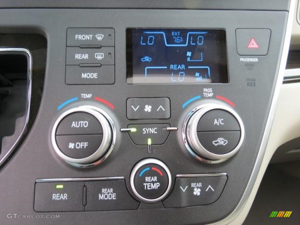 2017 Toyota Sienna XLE Controls Photo #115842862