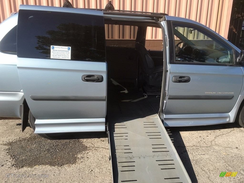2005 Grand Caravan SE - Butane Blue Pearl / Medium Slate Gray photo #2