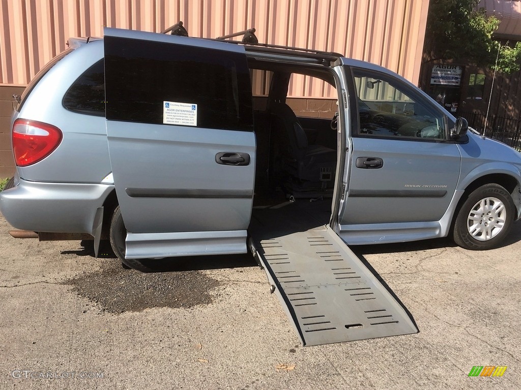 2005 Grand Caravan SE - Butane Blue Pearl / Medium Slate Gray photo #9