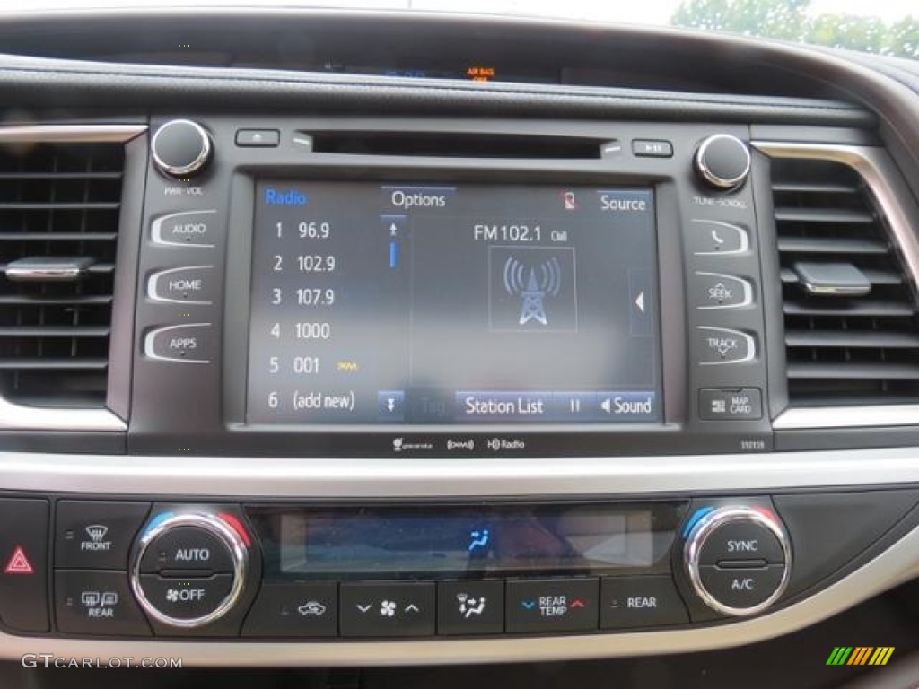 2016 Toyota Highlander XLE Controls Photo #115844328