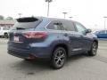 2016 Shoreline Blue Pearl Toyota Highlander XLE  photo #28