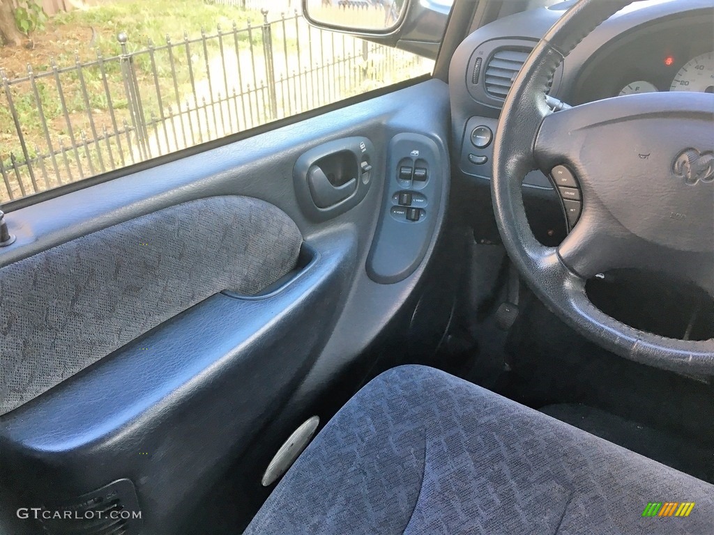 2001 Grand Caravan ES - Patriot Blue Pearlcoat / Navy Blue photo #22