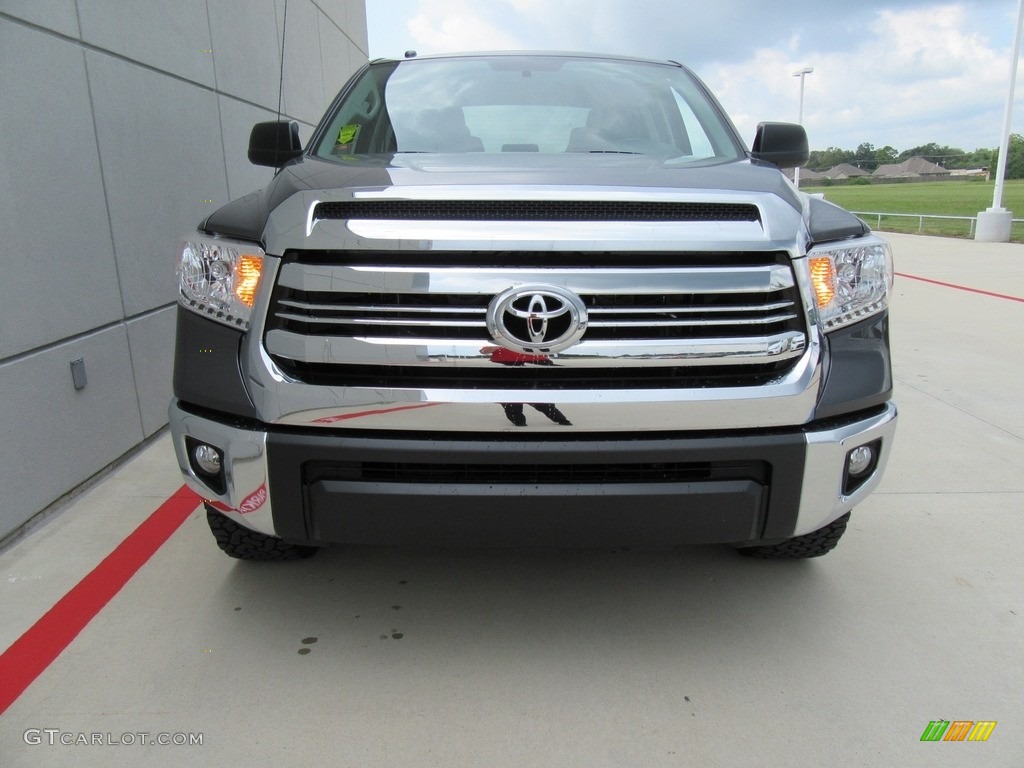 2017 Tundra SR5 TSS Off-Road CrewMax - Magnetic Gray Metallic / Graphite photo #8