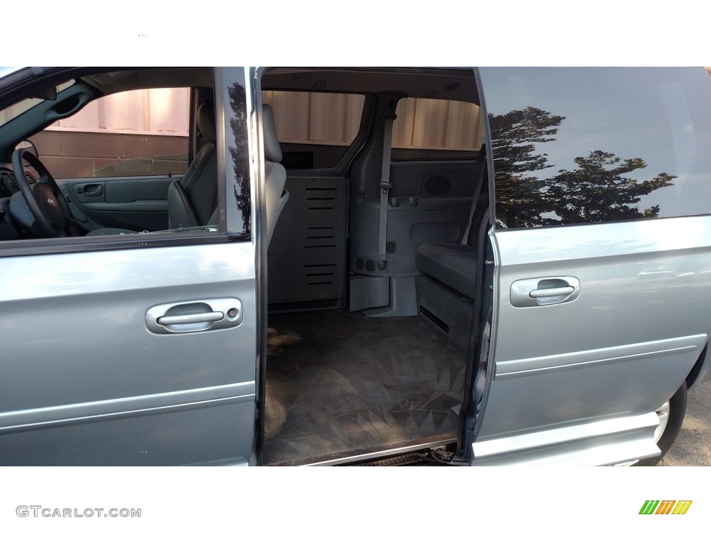 2005 Grand Caravan SE - Butane Blue Pearl / Medium Slate Gray photo #3