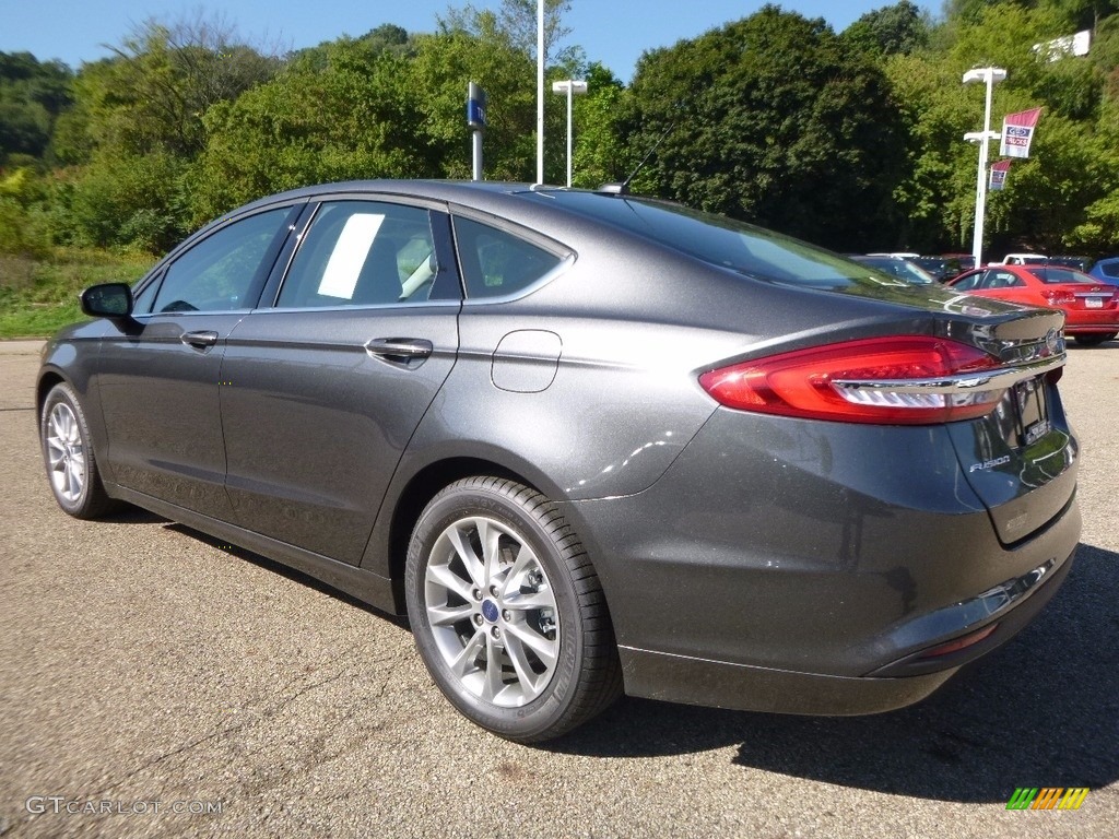 2017 Fusion SE - Magnetic / Ebony photo #5