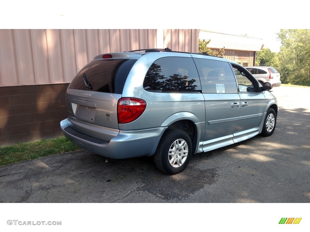 2005 Grand Caravan SE - Butane Blue Pearl / Medium Slate Gray photo #9