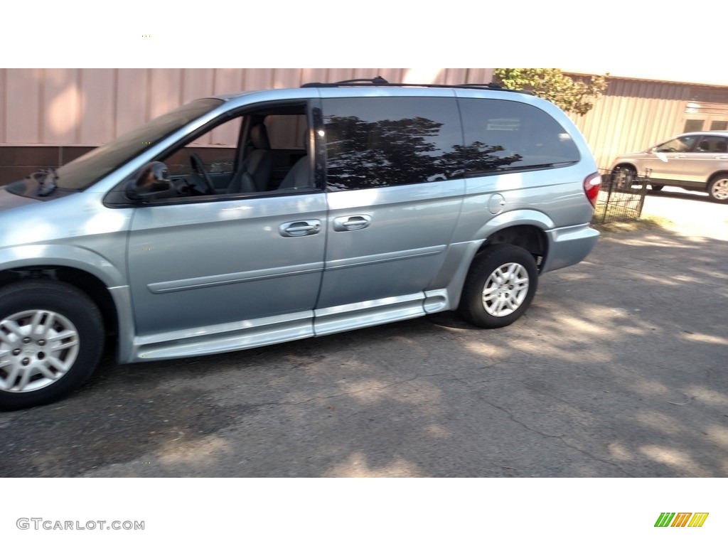 2005 Grand Caravan SE - Butane Blue Pearl / Medium Slate Gray photo #15