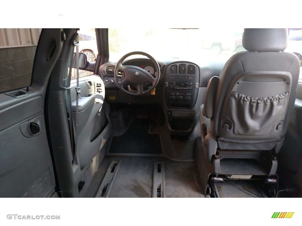 2005 Grand Caravan SE - Butane Blue Pearl / Medium Slate Gray photo #24