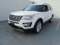 2017 Oxford White Ford Explorer XLT  photo #7